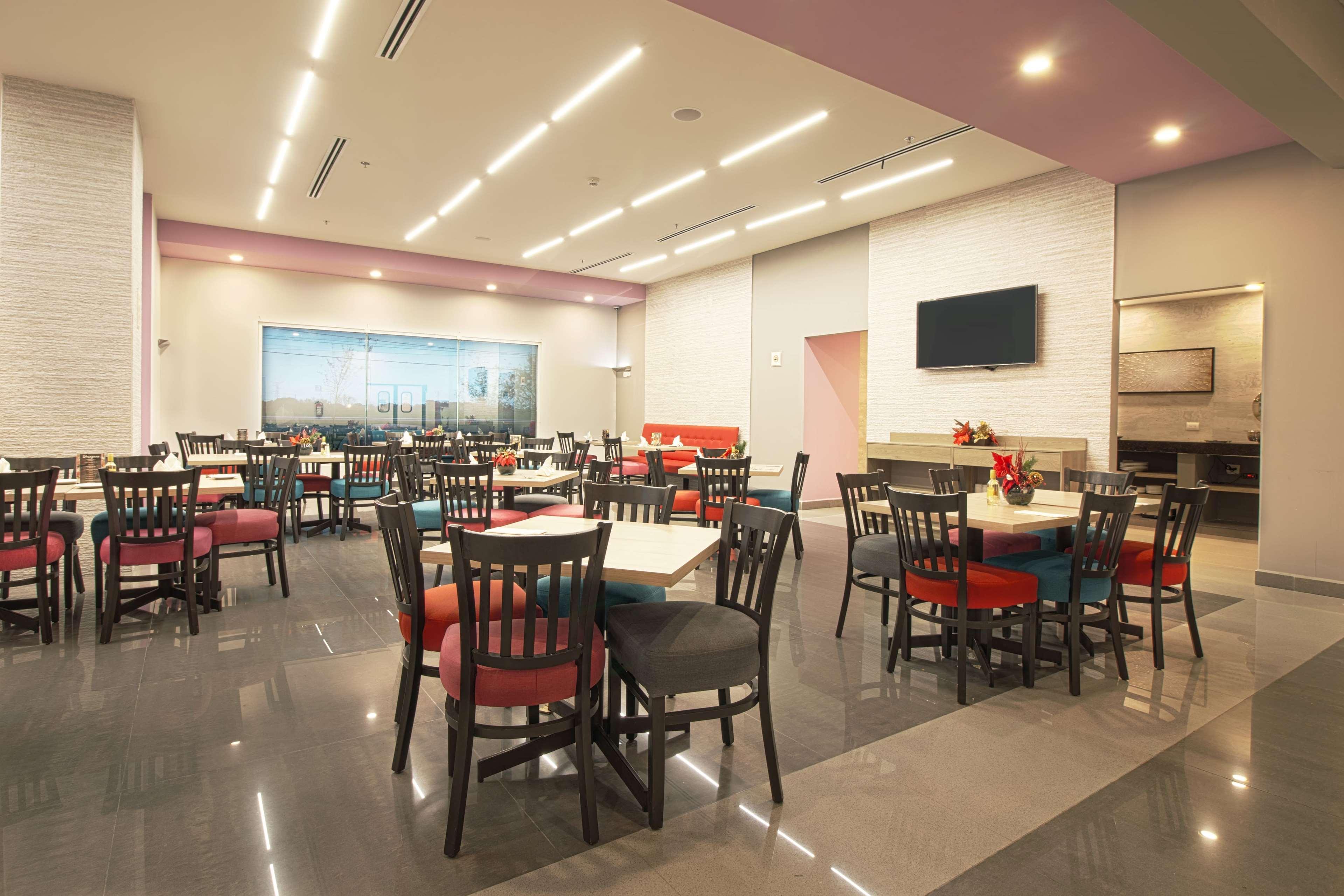 Chn Hotel Monterrey Aeropuerto, Trademark By Wyndham Apodaca Екстер'єр фото